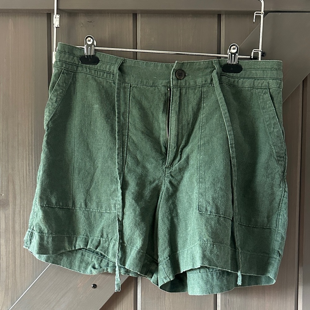 Women’s Linen Shorts - EUC